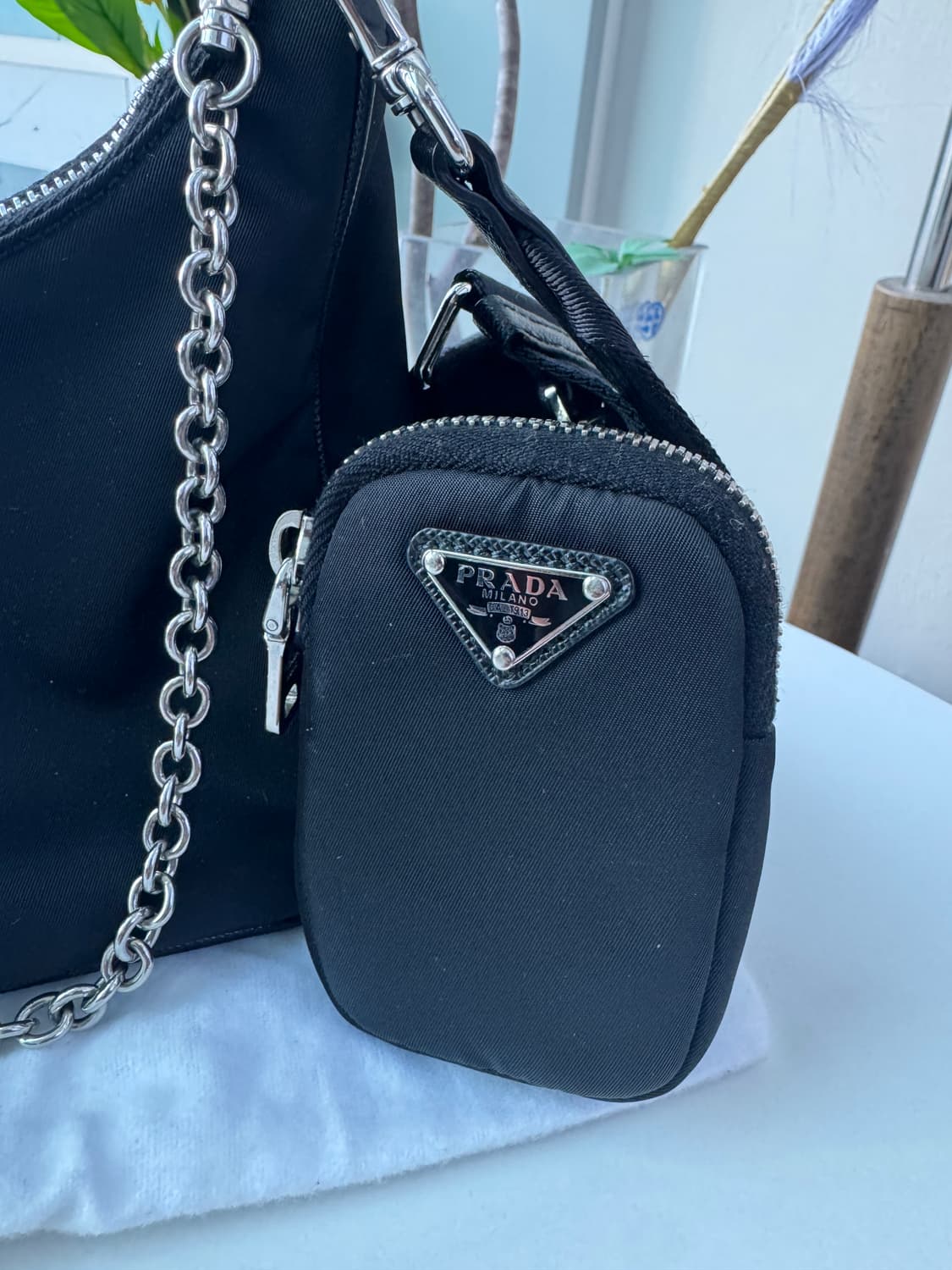 프라다 리에디션 2005 리나일론 테수토 호보택 크로스백 상품이미지2