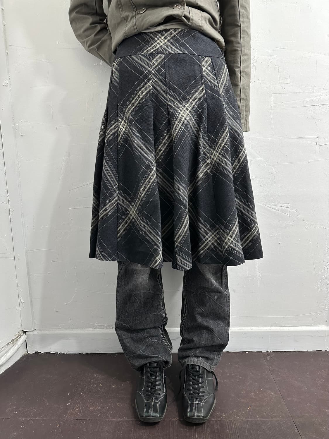 check pleats midi skirt 상품이미지1