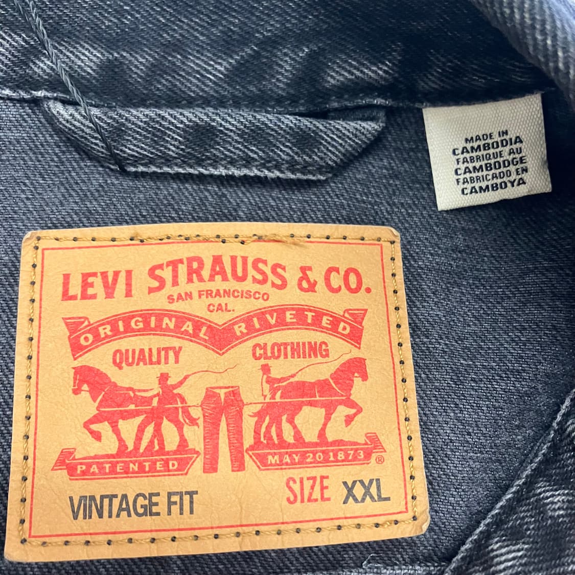 N143 2XL 리바이스 흑청 블랙 데님 트러커 청자켓 상품이미지3