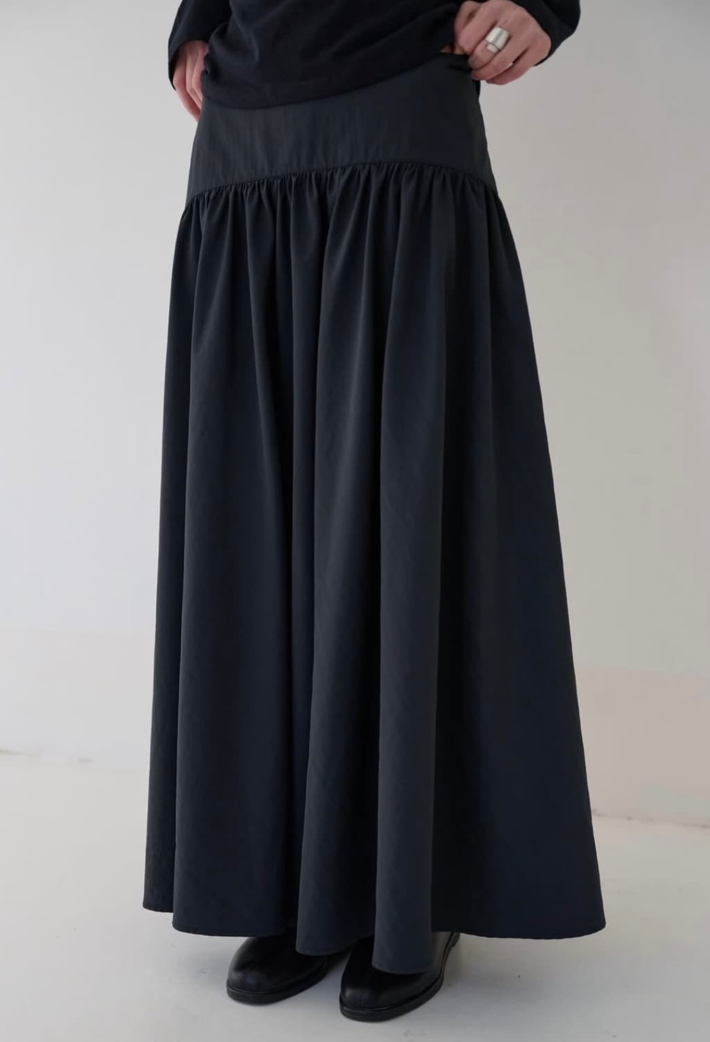 니들 닐웨어 롱스커트 상품이미지2