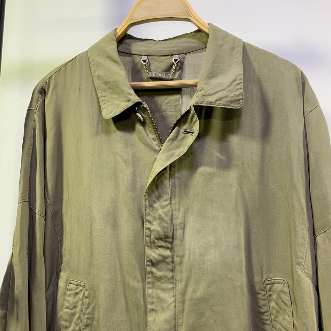 버버리 체스트 로고 집업자켓 판매합니다 상품이미지1