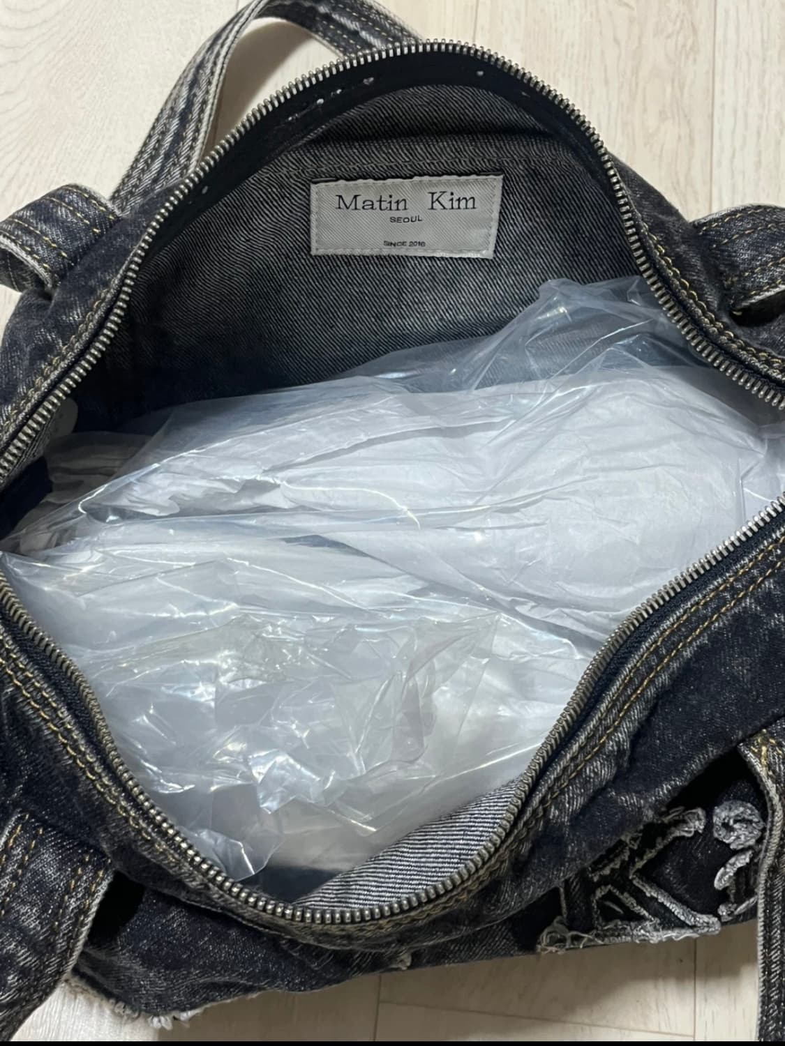마뗑킴 워시드 데님 더플백 상품이미지2