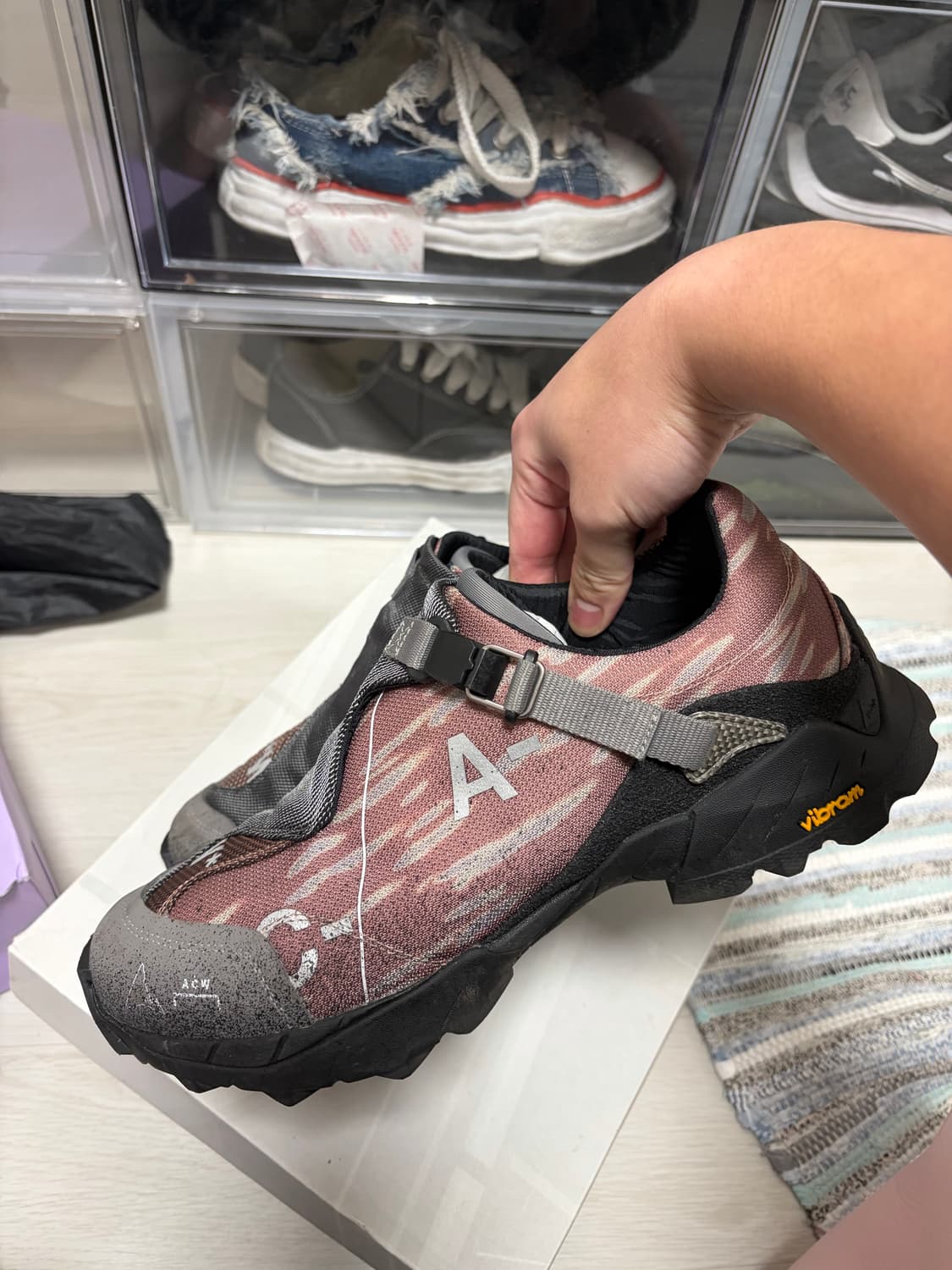 로아 어콜드월 미나르 콜라보 43 스니커즈 상품이미지4