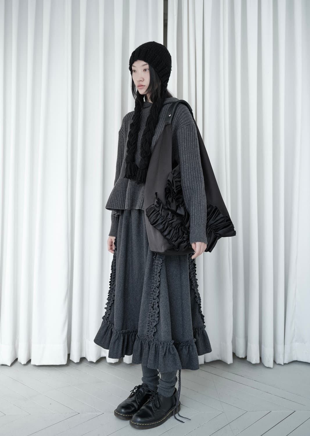 생긴스튜디오 플레어 웨이스트 울 후드 니트 상품이미지4