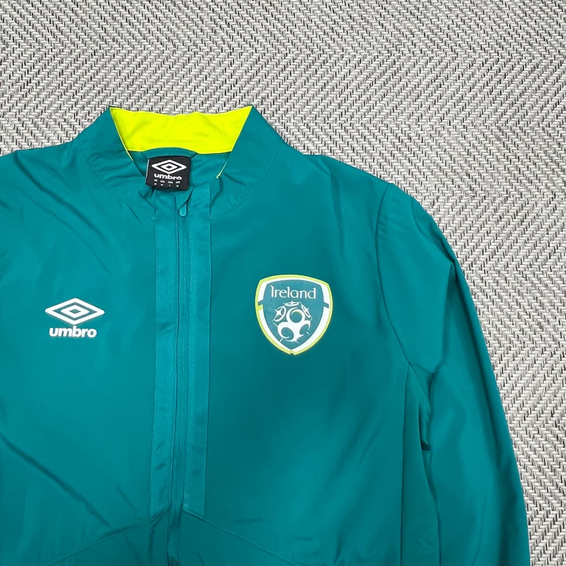 엄브로 아일랜드 바람막이 v0720 상품이미지5