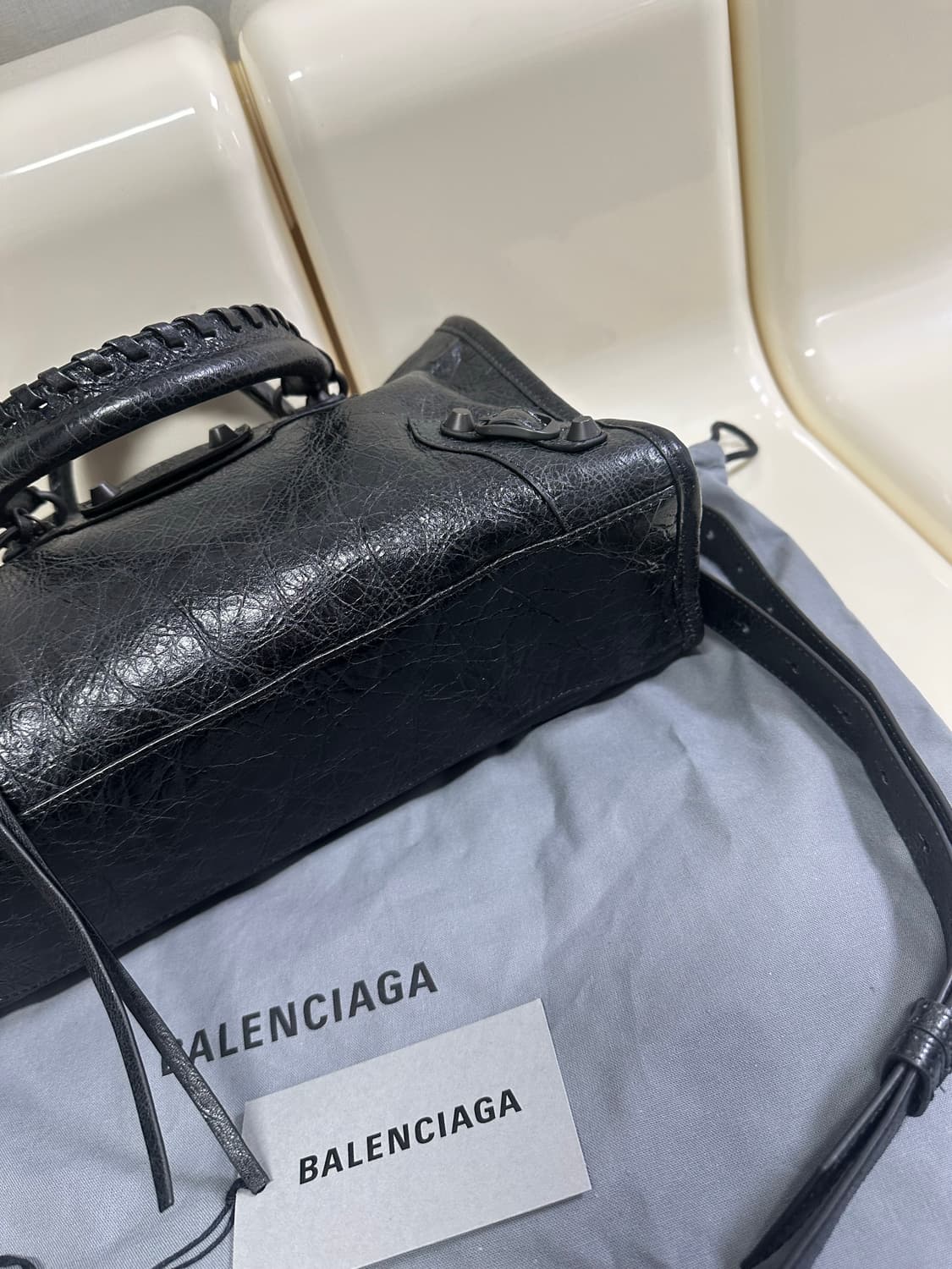 [새상품급 정품] 발렌시아가 르 시티 모터백 스몰 상품이미지5