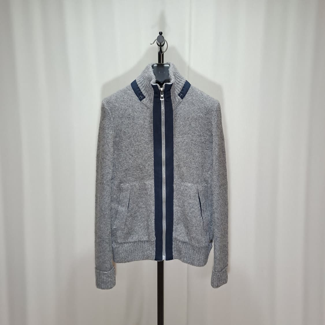 (택포) 휴고보스 니트 패딩 집업 100 B251 상품이미지1