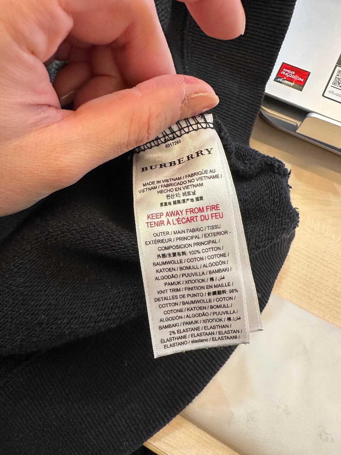 XXL) 버버리 백 프린팅 지퍼 블랙 맨투맨 상품이미지5