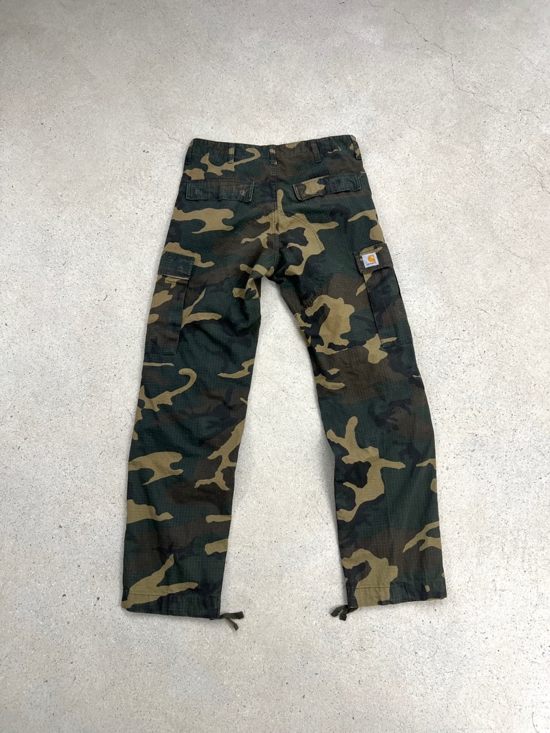 칼하트 WIP 레귤러 카모 팬츠 상품이미지2