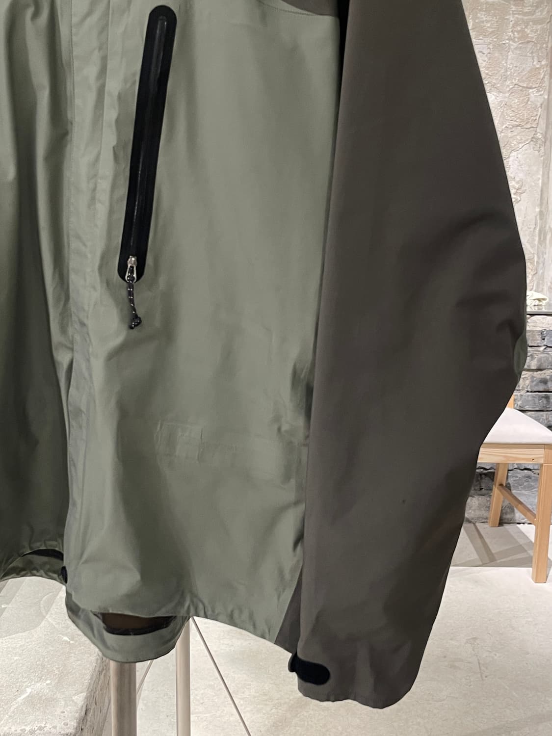 마운틴 하드웨어 카키 고어텍스 벤틸레이션 나일론 자켓 상품이미지5