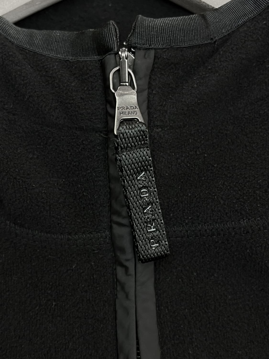 프라다 13aw 플리스 후드 자켓 상품이미지6