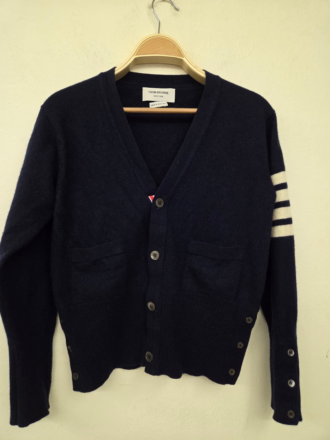 톰브라운 네이비 4선 캐시미어 가디건 상품이미지1