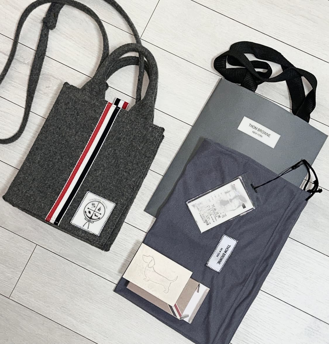 톰브라운 성수팝업 토트백 S 스몰 사이즈 상품이미지3