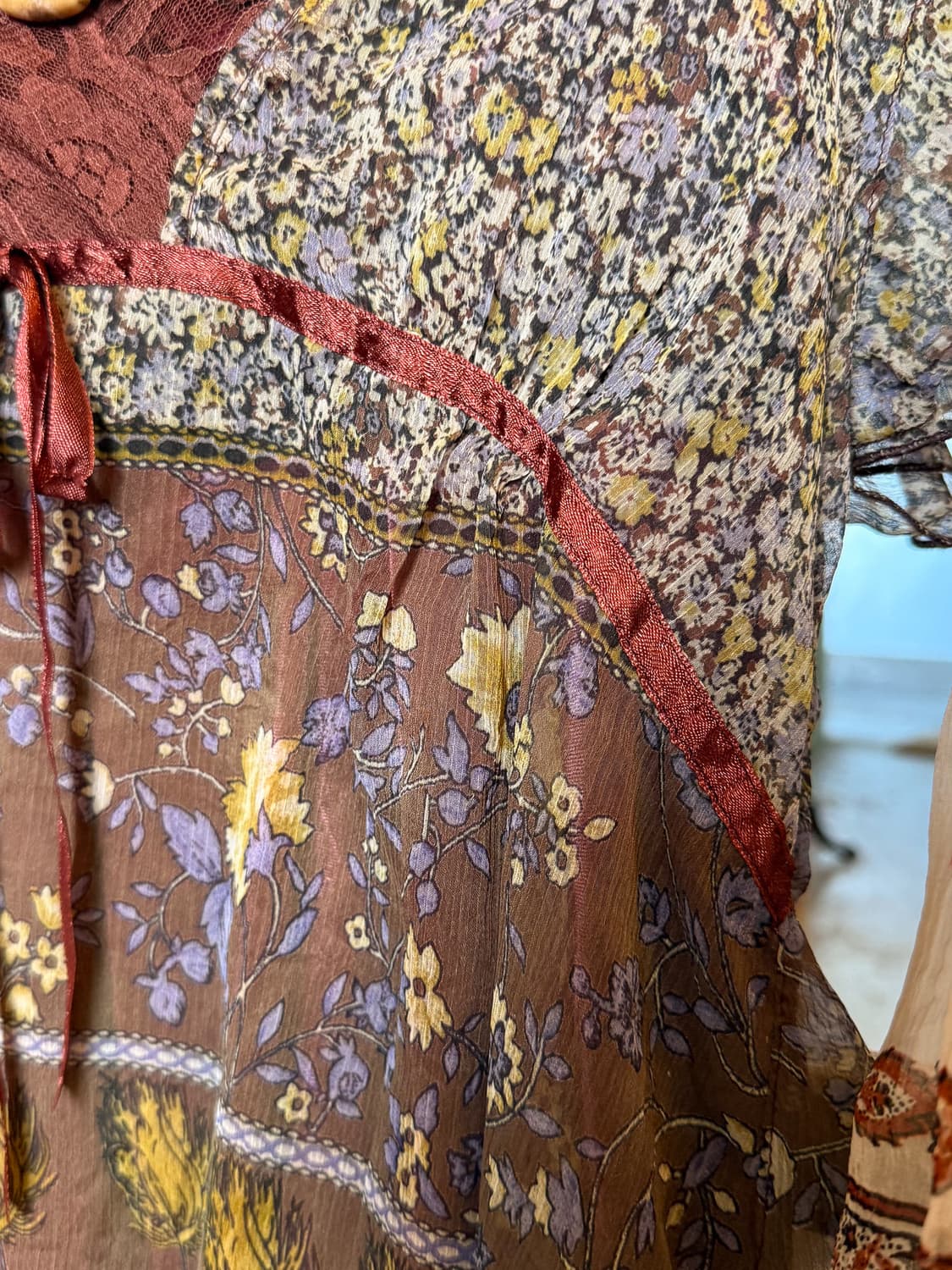 Burgundy Lace Floral Blouse 0003 상품이미지4