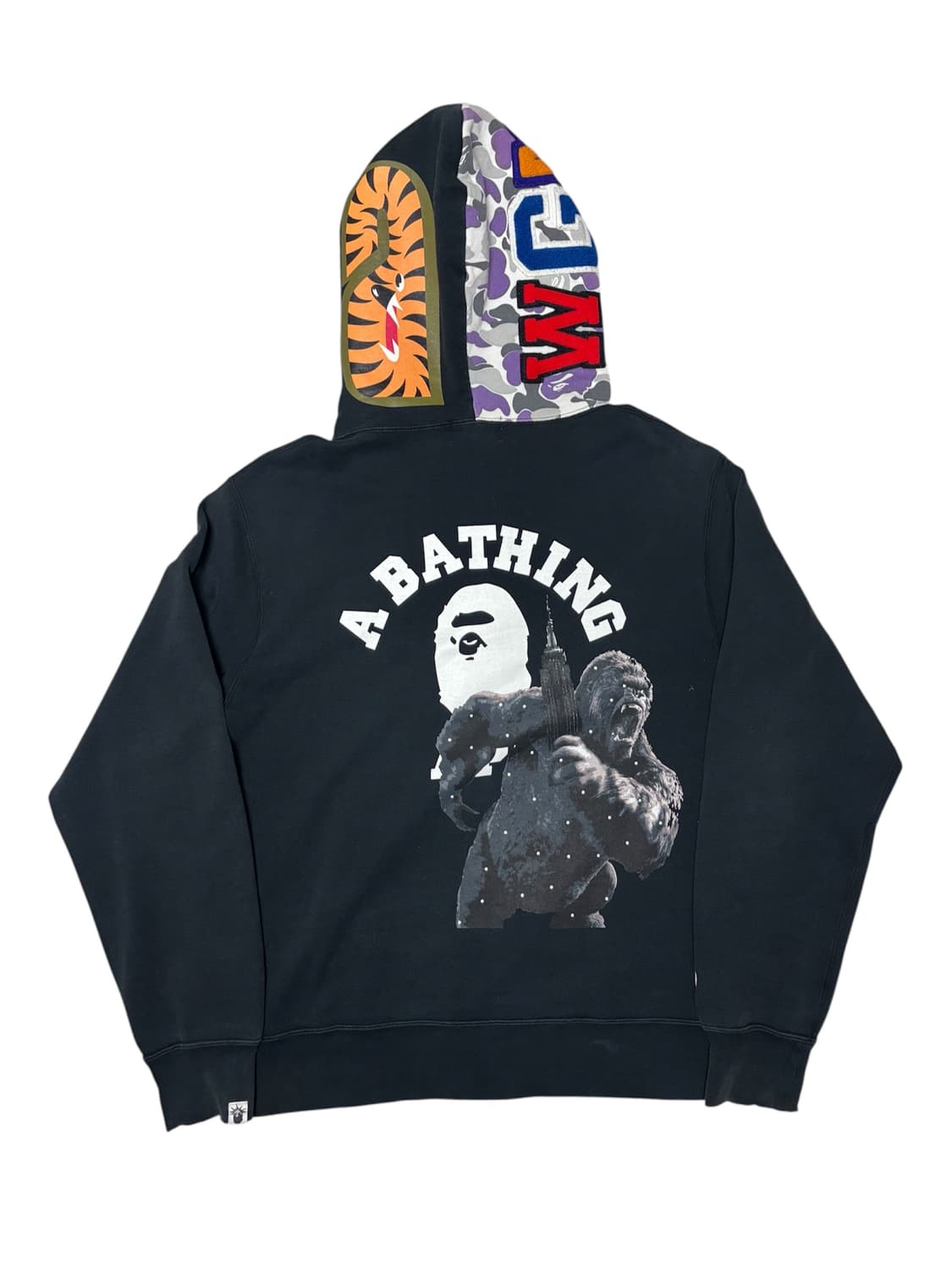 [정품] 베이프 뉴욕 10주년 한정판 FUTURA 샤크 후드집업 XL 상품이미지2