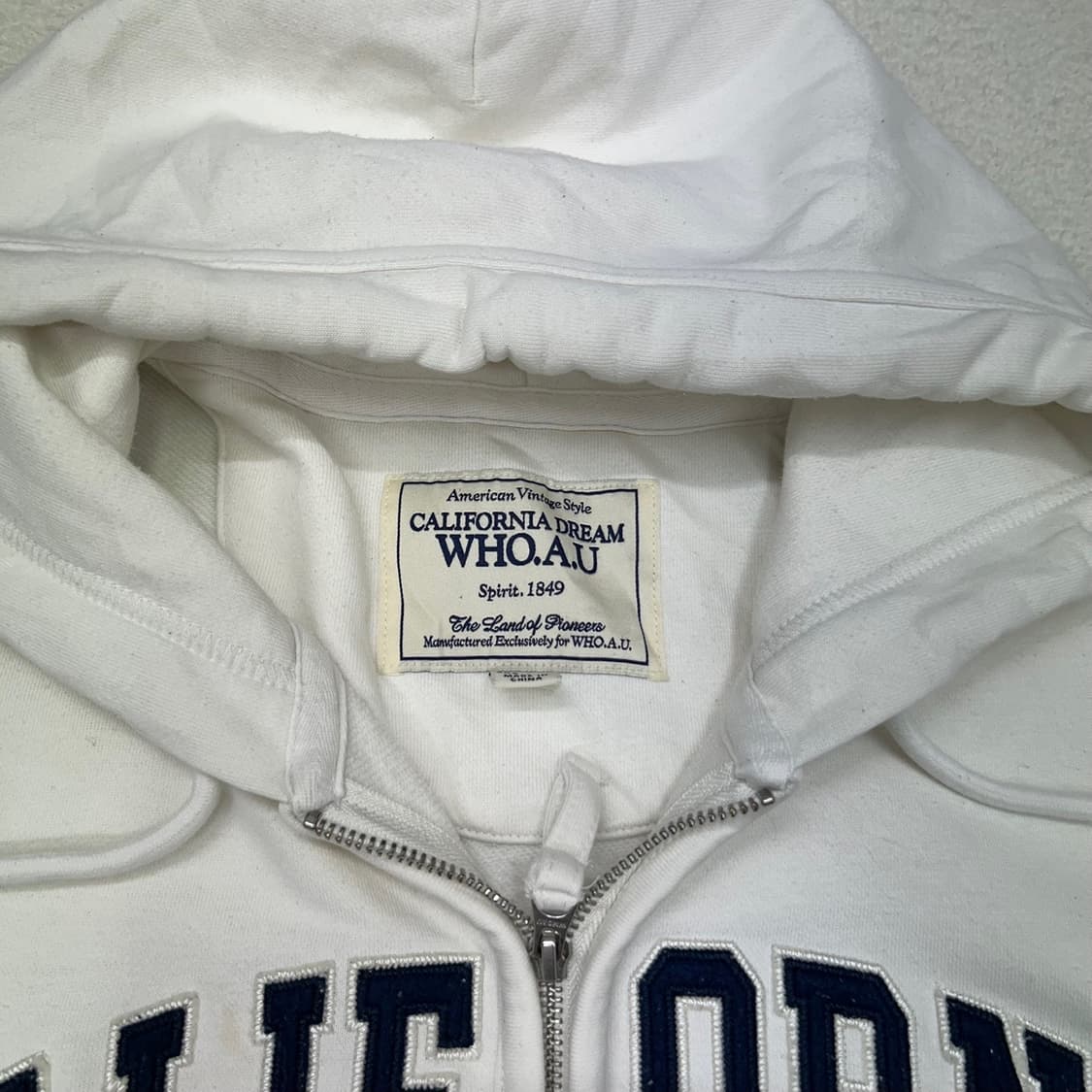 Who.A.U white hood zip-up 상품이미지6