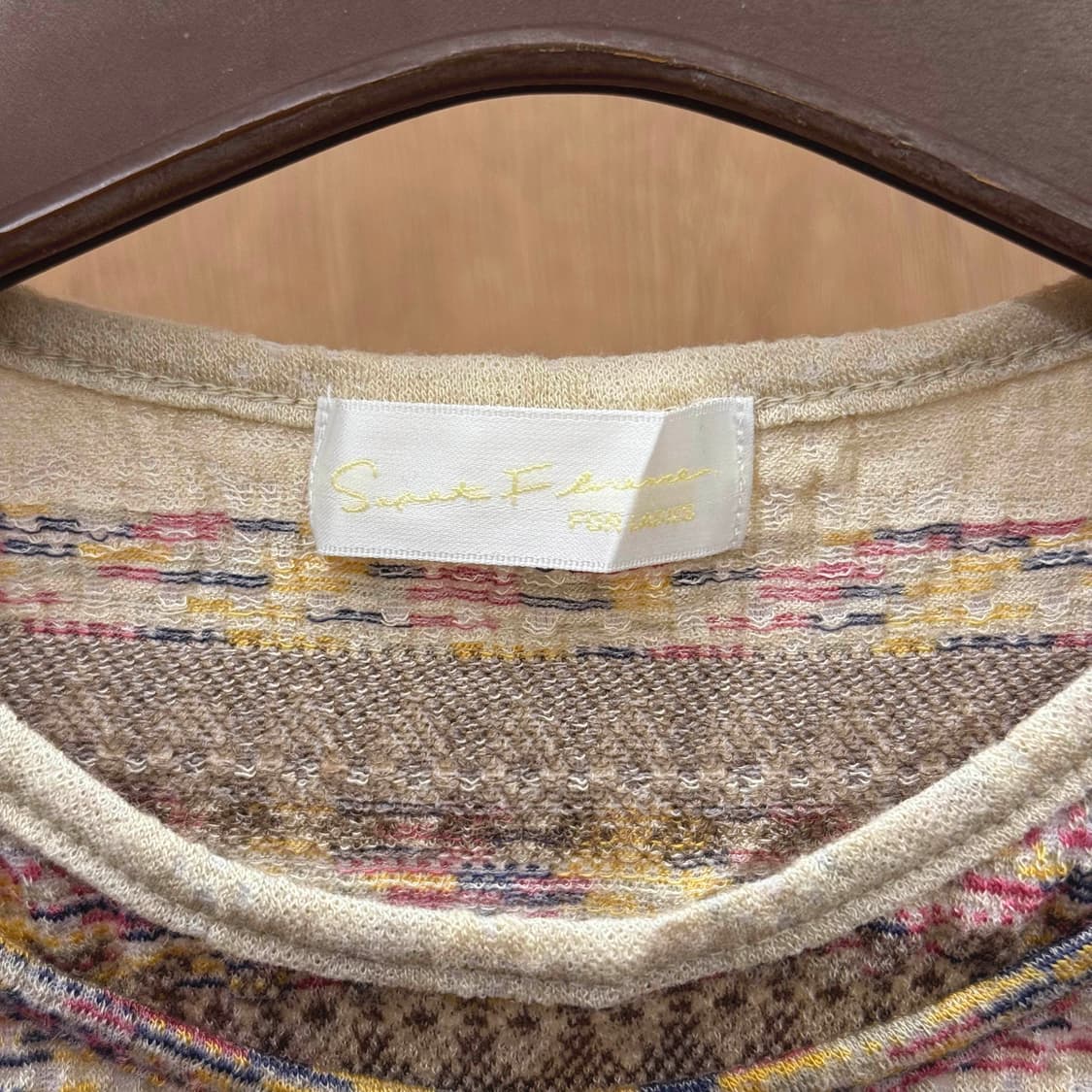 살바토레 페라가모 반팔 니트 티셔츠 멀티 패턴 스트라이프 디테일 베이지 상품이미지7