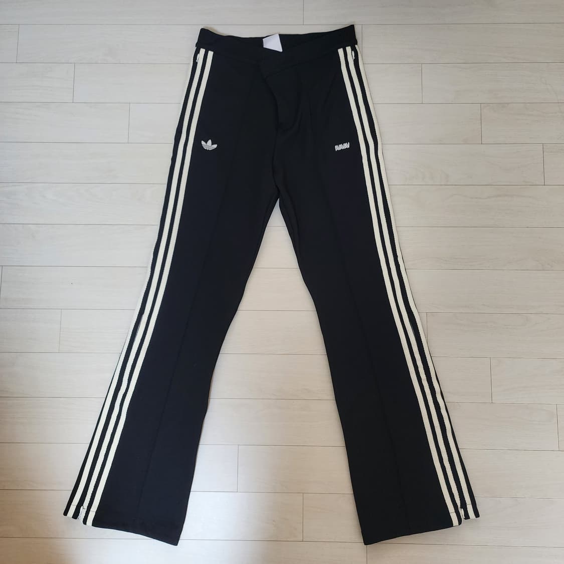 ADIDAS ORIGINALS
AVAVAV track pants 상품이미지1
