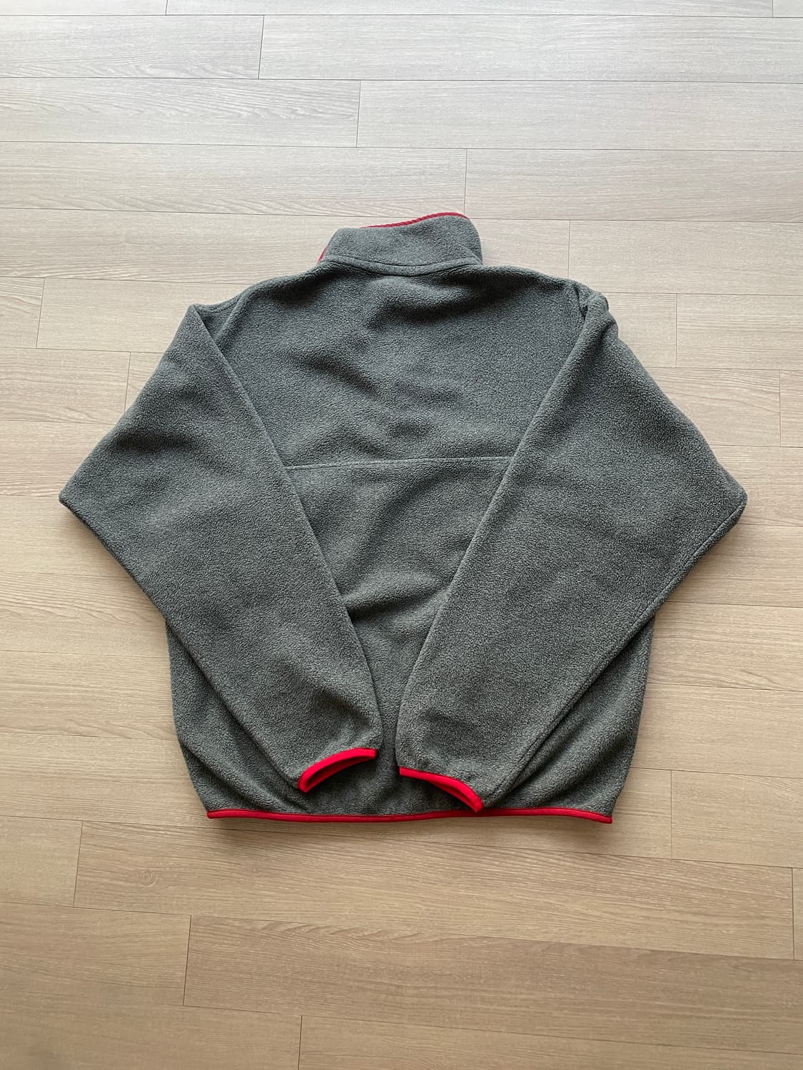 파타고니아 신칠라 니켈 그레이 레드 플리스 patagonia 상품이미지2