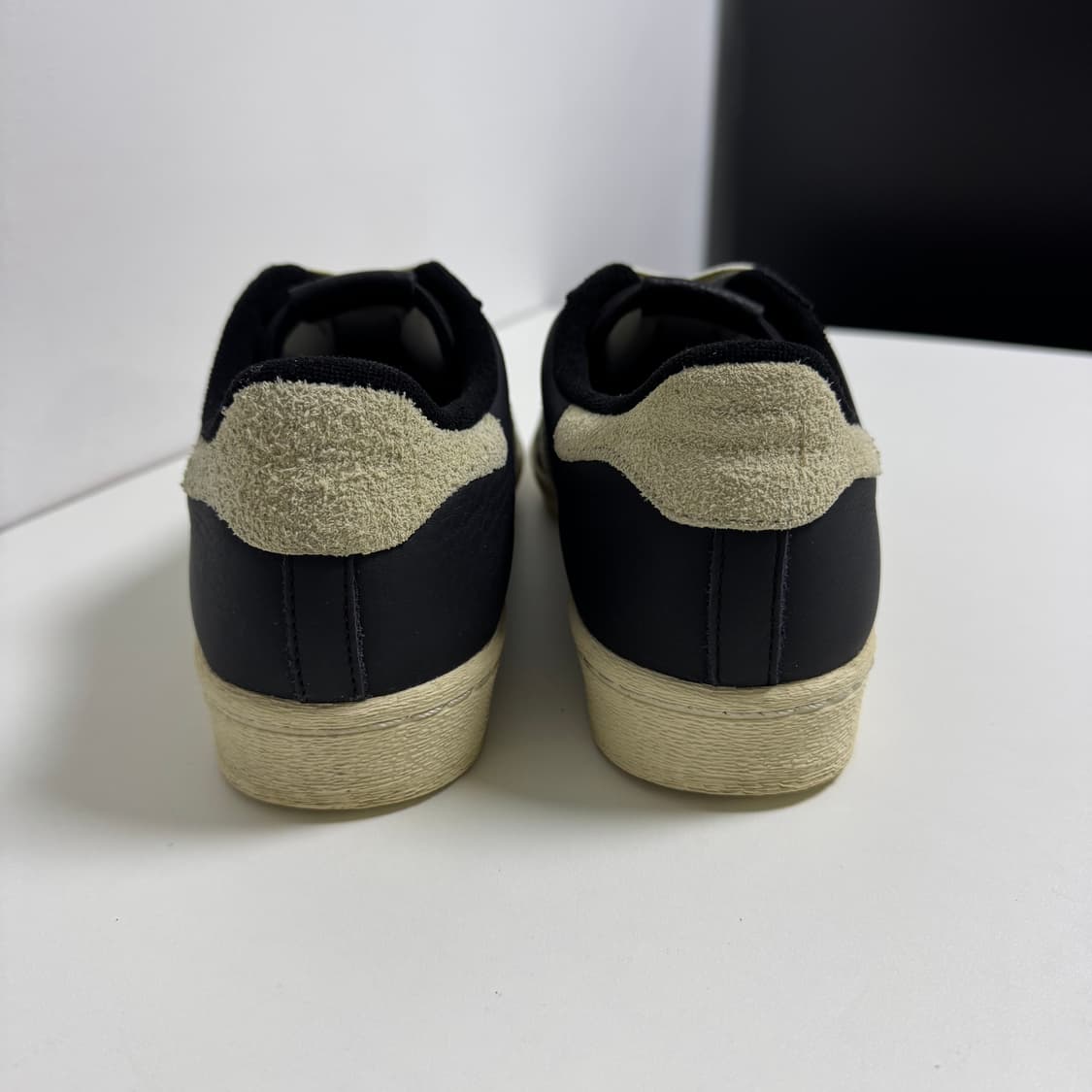 아디다스 슈퍼스타 82 블랙 화이트 상품이미지4