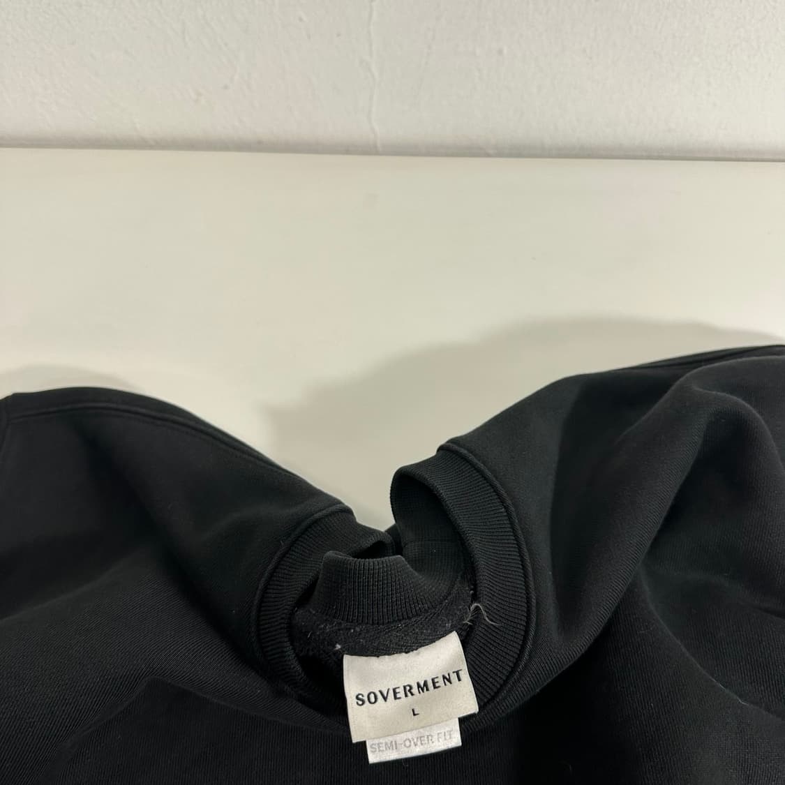 L 소버먼트 블랙 오버핏 헤비 맨투맨 상품이미지3