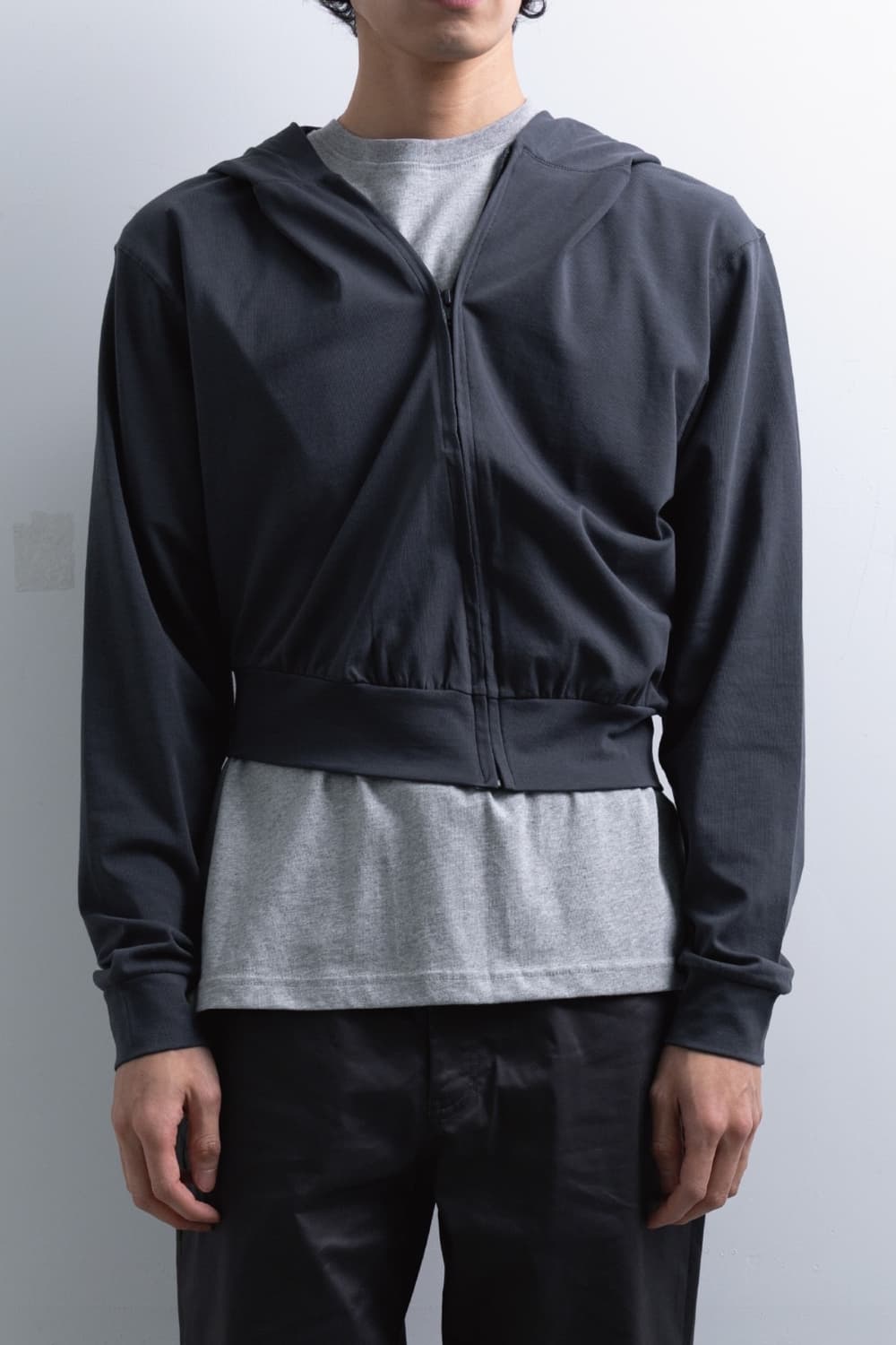 ASYMMETRY HOOD ZIP UP 차콜 상품이미지1