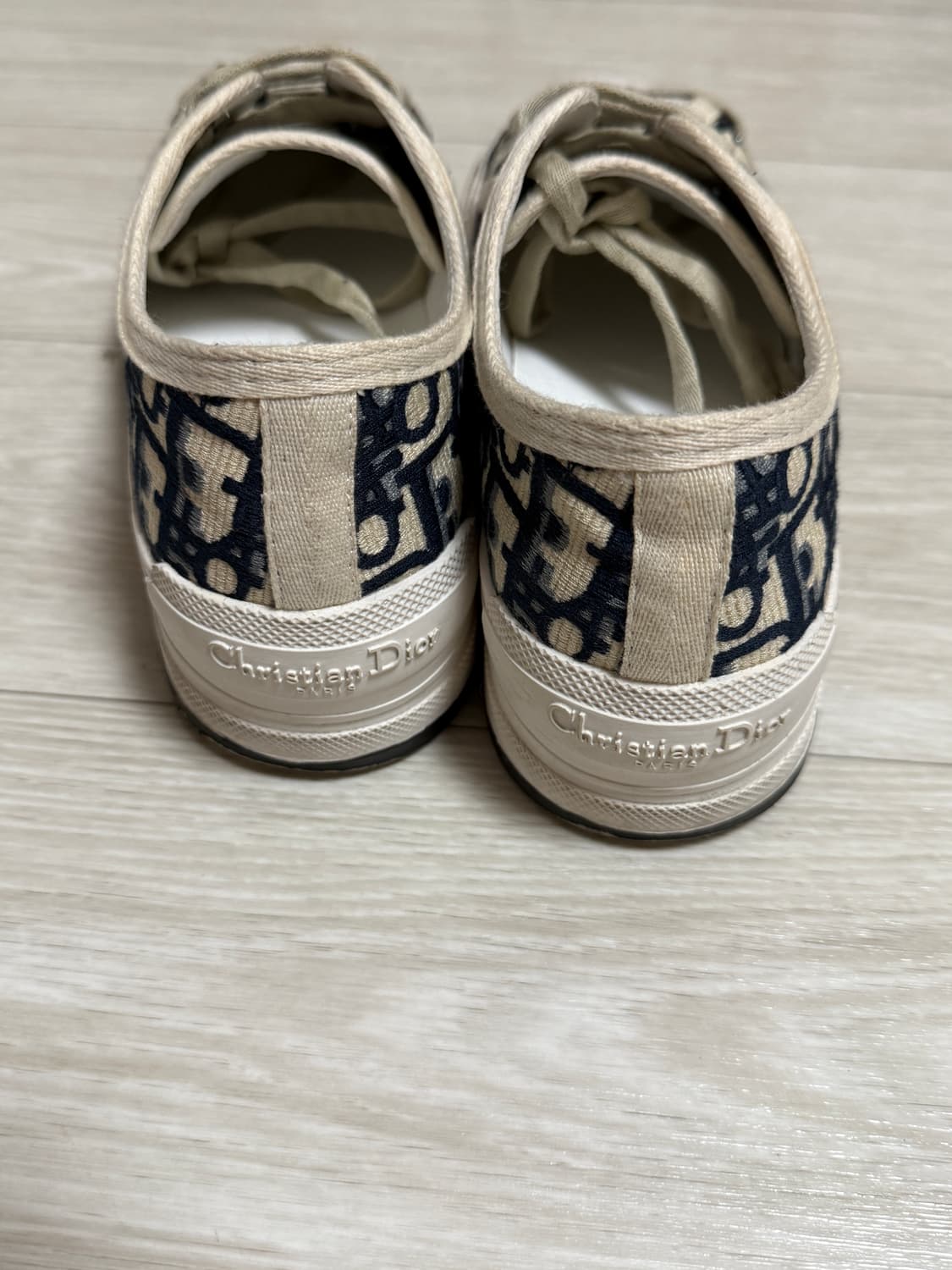 디올 플랫폼 스니커즈 상품이미지2