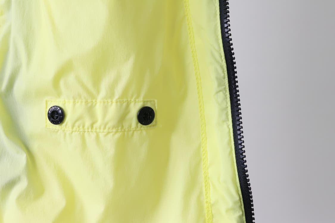 스톤아일랜드 스킨터치 나일론 후드 바람막이 라임 XL팝니다. 상품이미지6