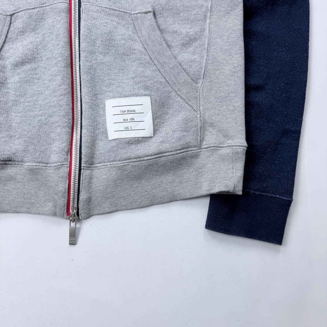 톰브라운 시그니쳐컬러 투톤 후드집업 상품이미지3