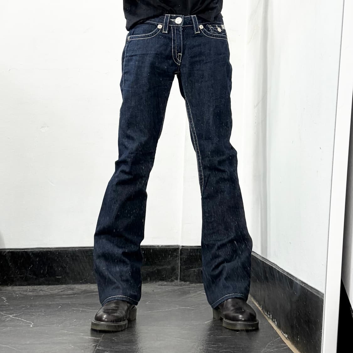 트루릴리전 부츠컷 데님 팬츠 상품이미지2