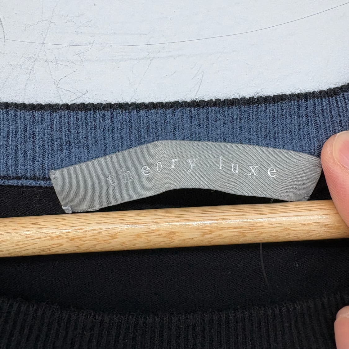 띠어리 블랙 긴팔 티셔츠 여xs 상품이미지2