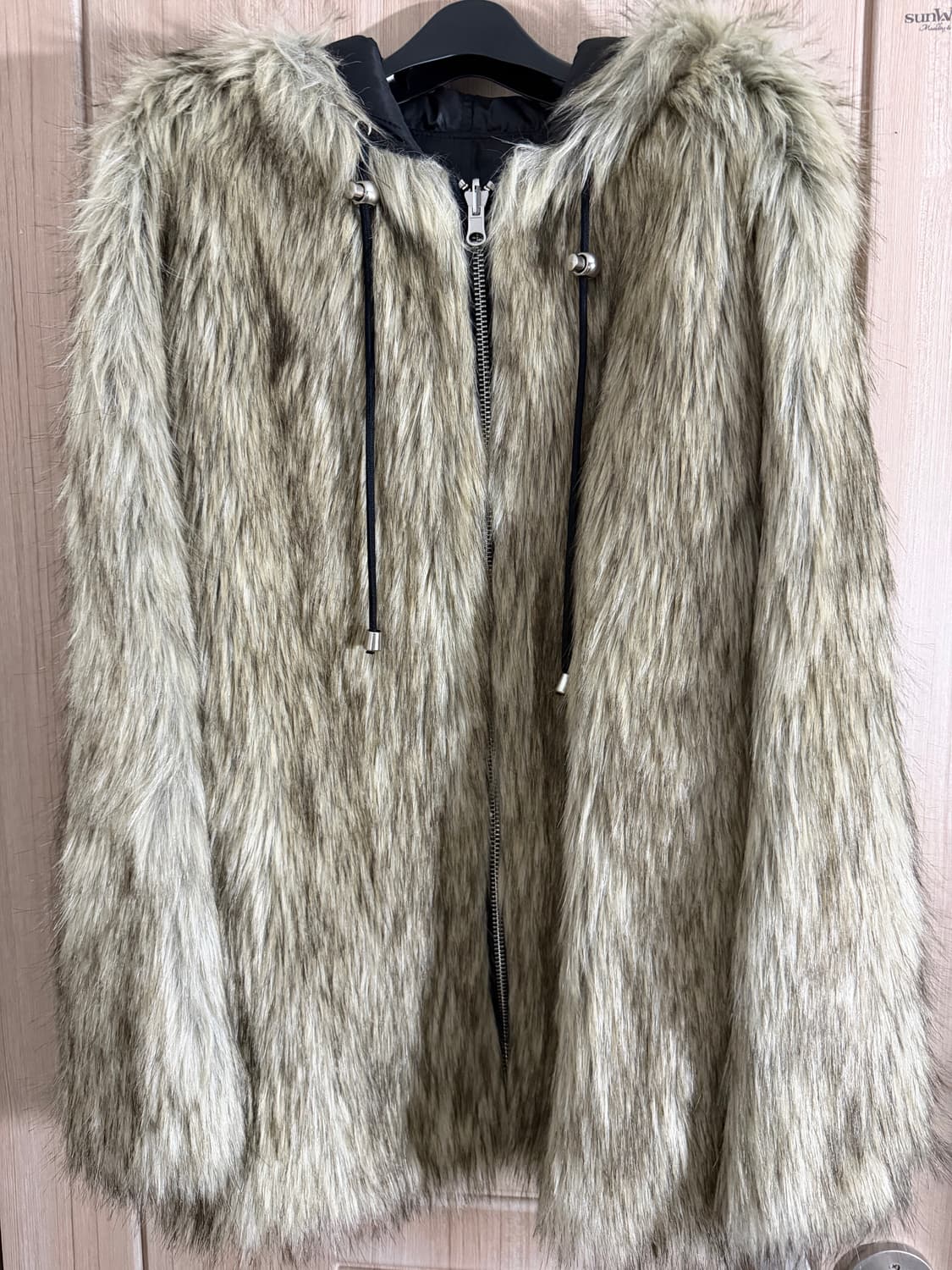 REVERSIBLE FAUX FUR HOOD JACKET 상품이미지2