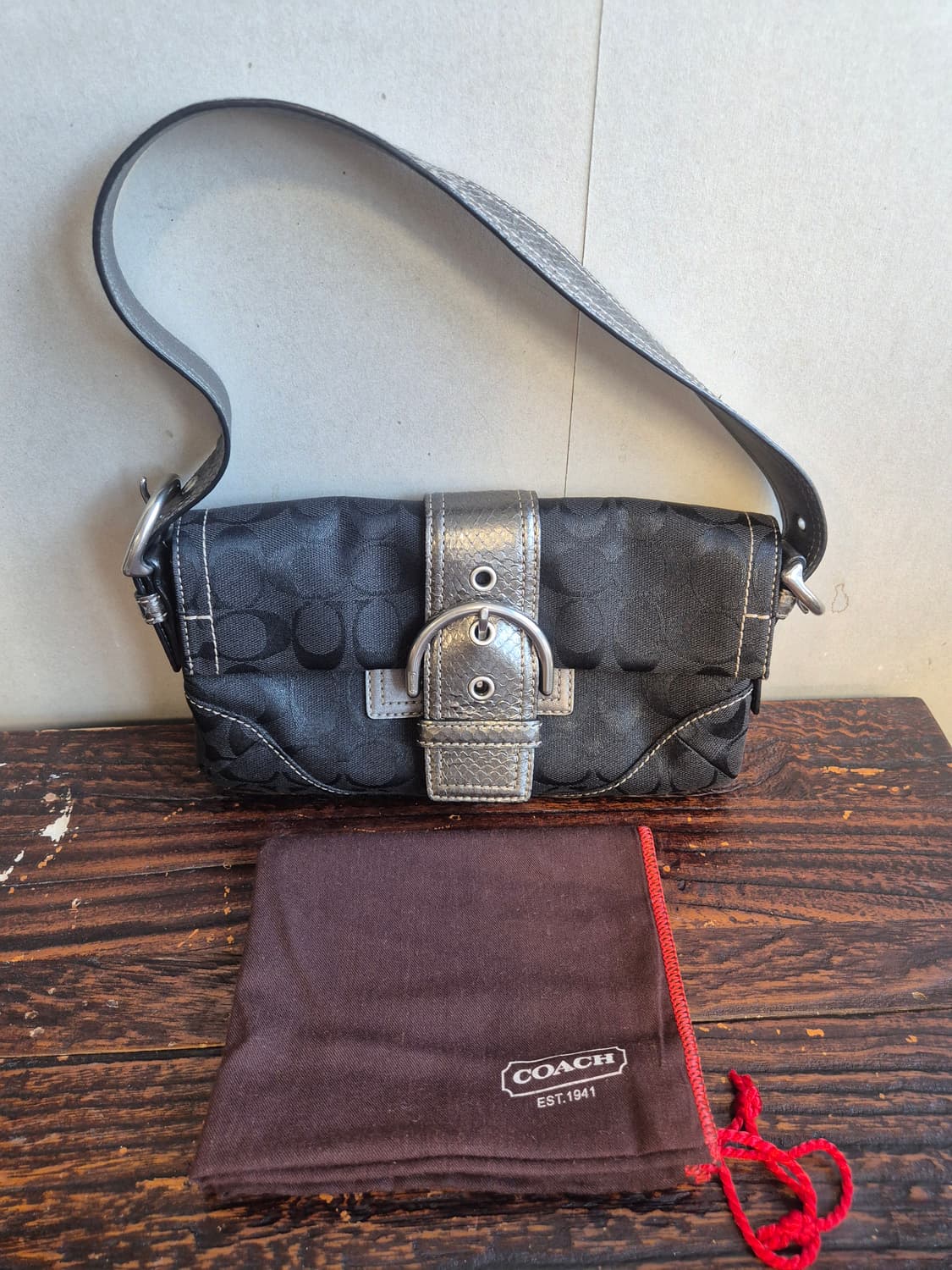 coach 코치 시그니처 캔버스 미니 바게트백(더스트백 포함) 상품이미지1