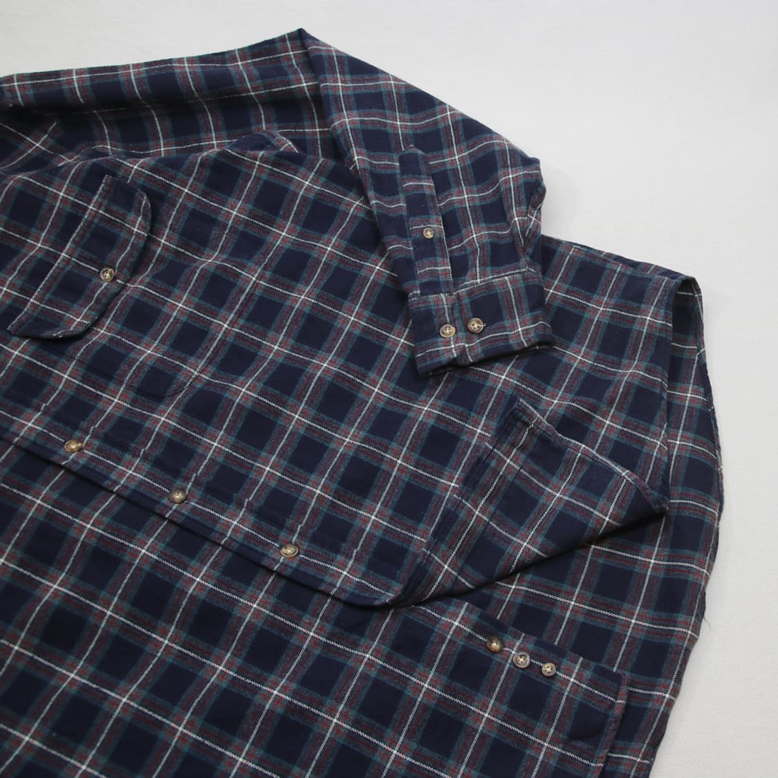 (착용컷) 에디바우어 체크 셔츠 (남성용 103) 상품이미지6