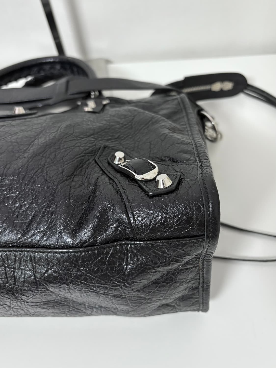 발렌시아가 시티 모터백 블랙 상품이미지7