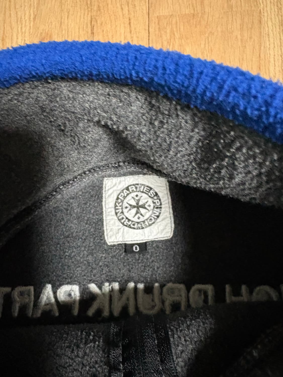 펀치드렁크파티즈 후리스 상품이미지3