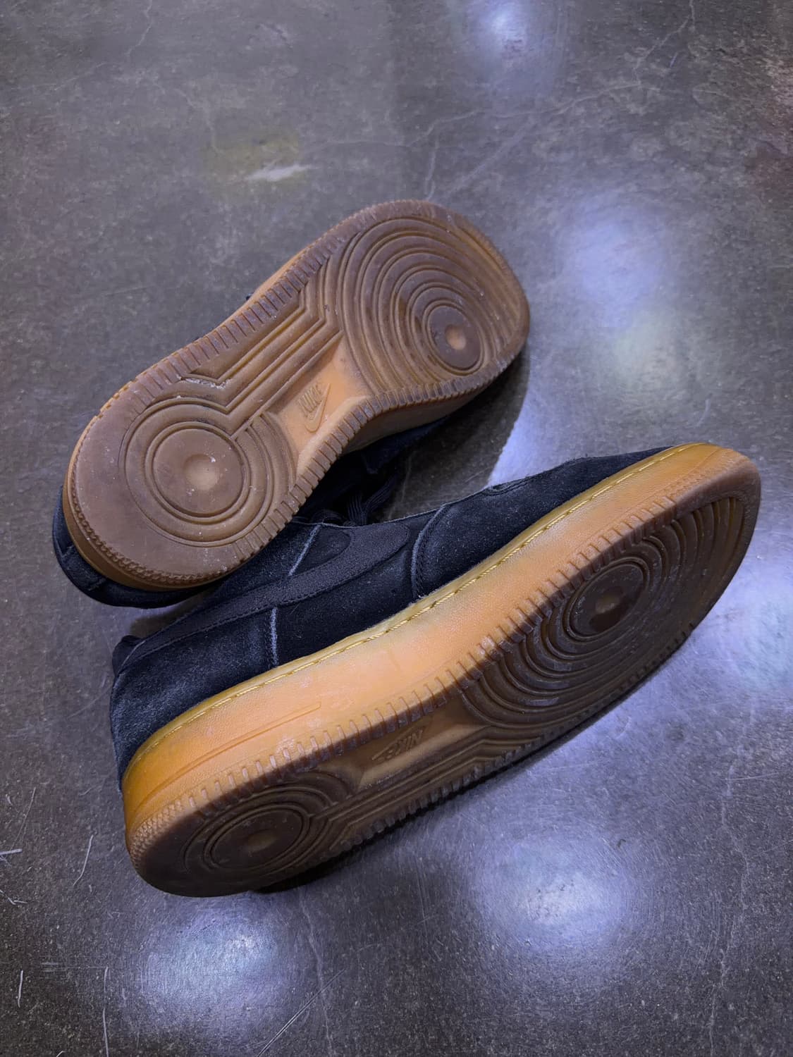 나이키 에어포스1 로우 07 스웨이드 블랙 검 260 상품이미지7