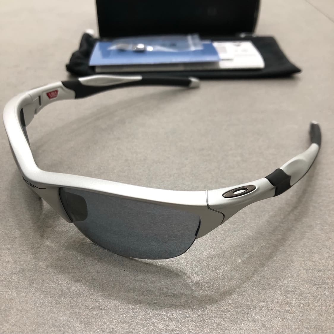 오클리 하프자켓2.0 아시안핏 선글라스 상품이미지1