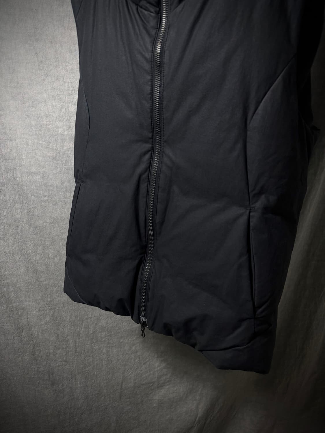 Attachment High-Neck Down Vest  상품이미지3
