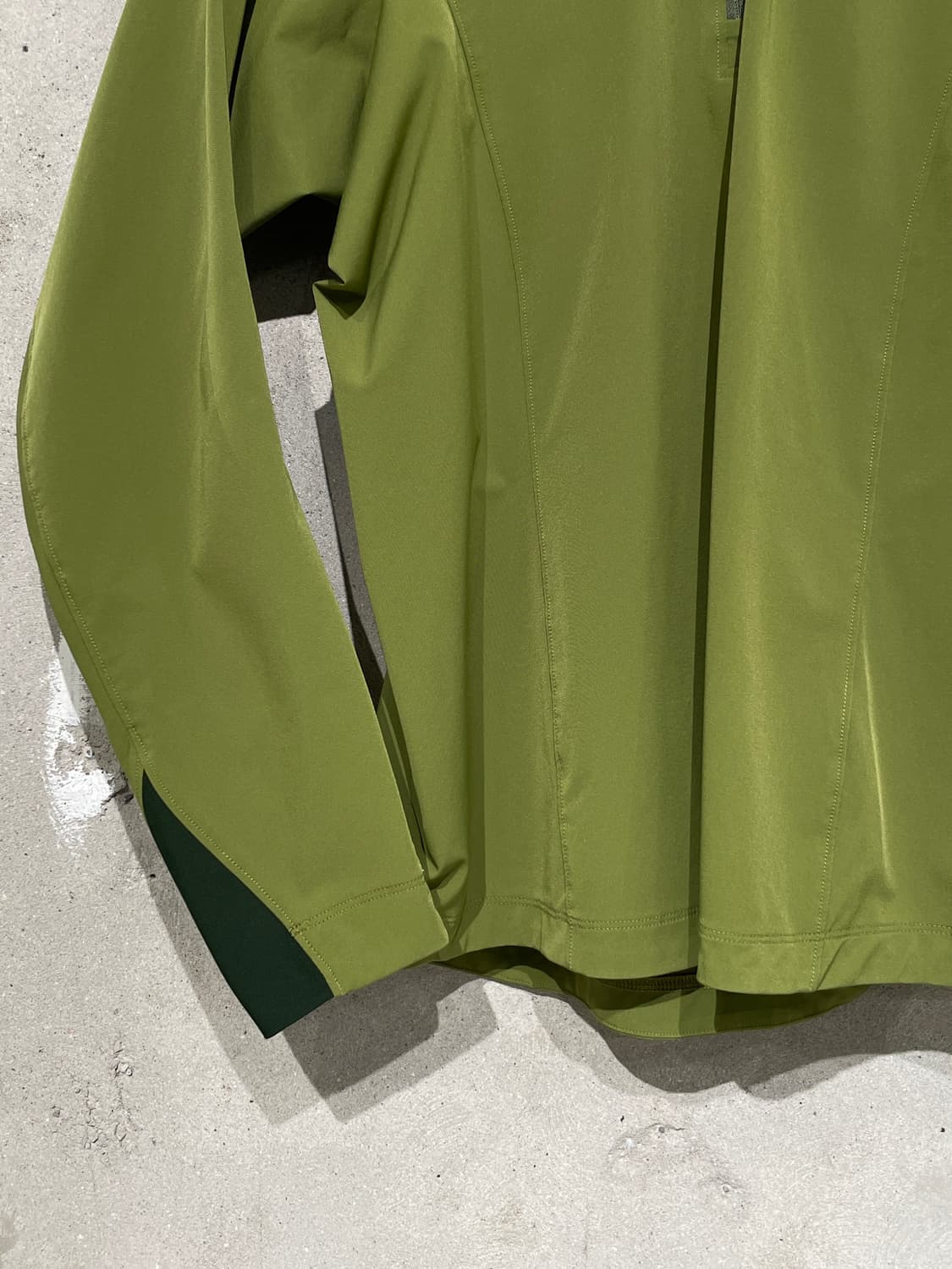 아크테릭스 우먼 그린 쿼터 집 스판덱스 자켓 상품이미지4