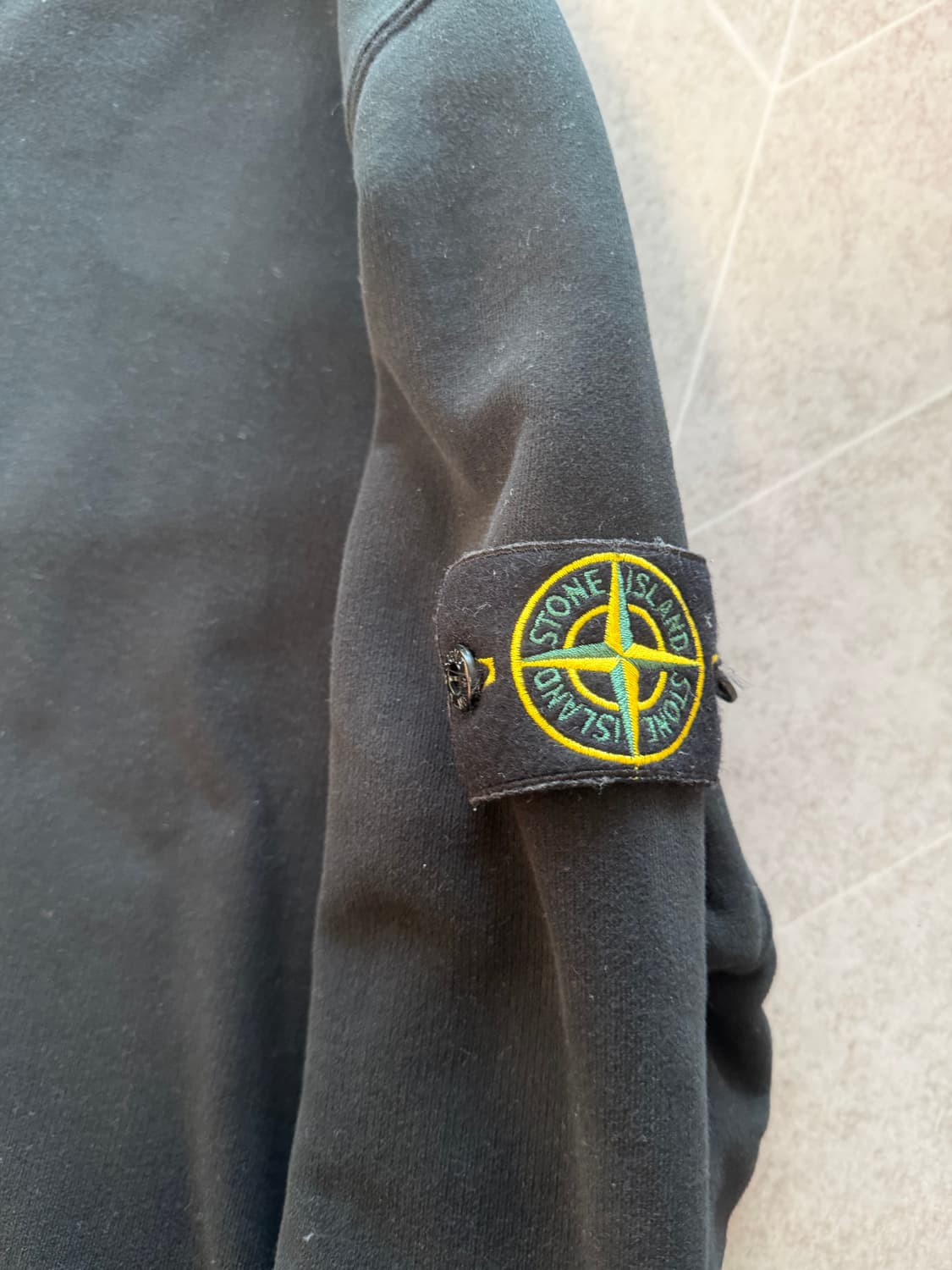 23FW 스톤 아일랜드 맨투맨 상품이미지9