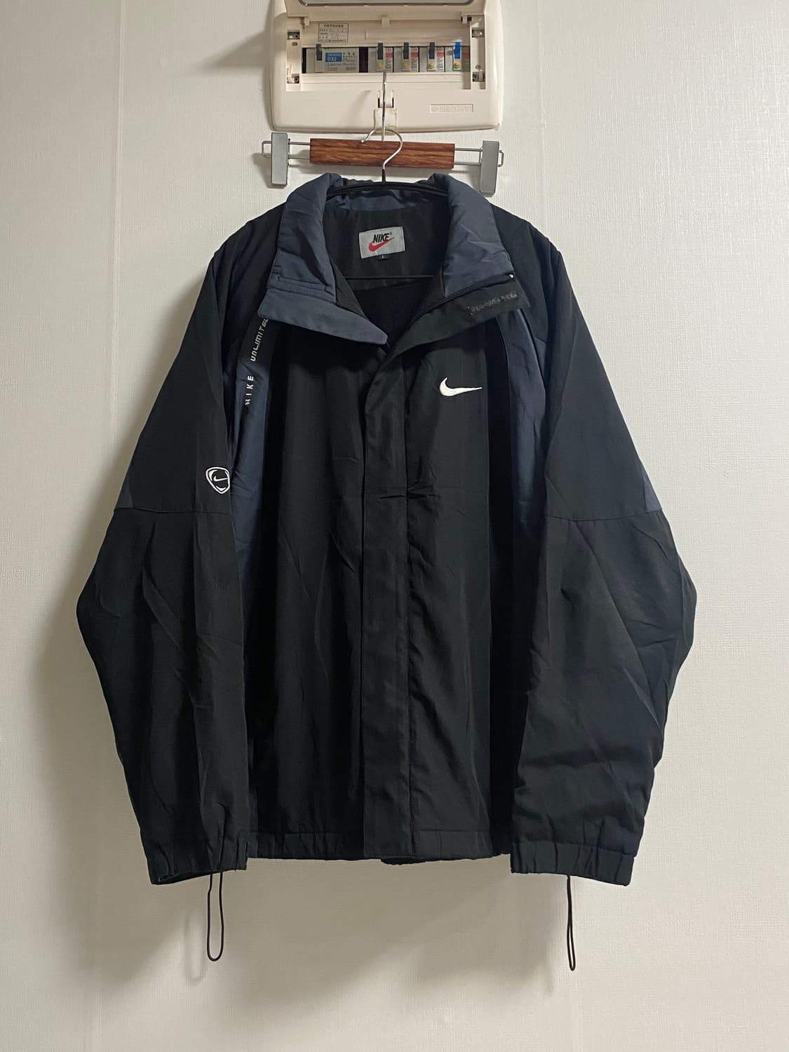 (L)00s 나이키 얼티밋 스포츠 블랙 네이비 나일론 자켓 상품이미지1
