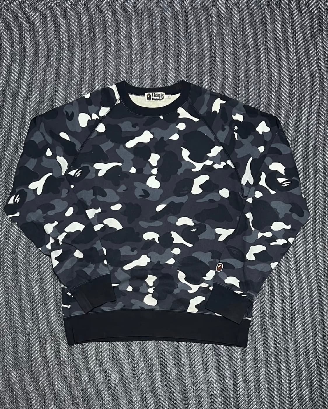 베이프 흑계 야광 맨투맨 상품이미지1