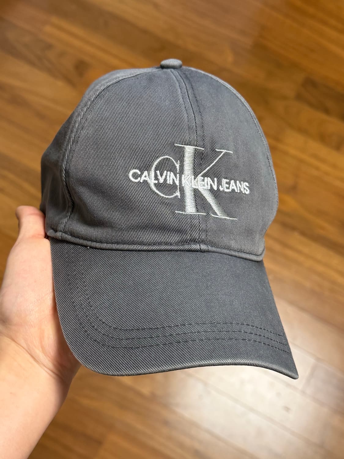 캘빈클라인 모자 gray색상 상품이미지1