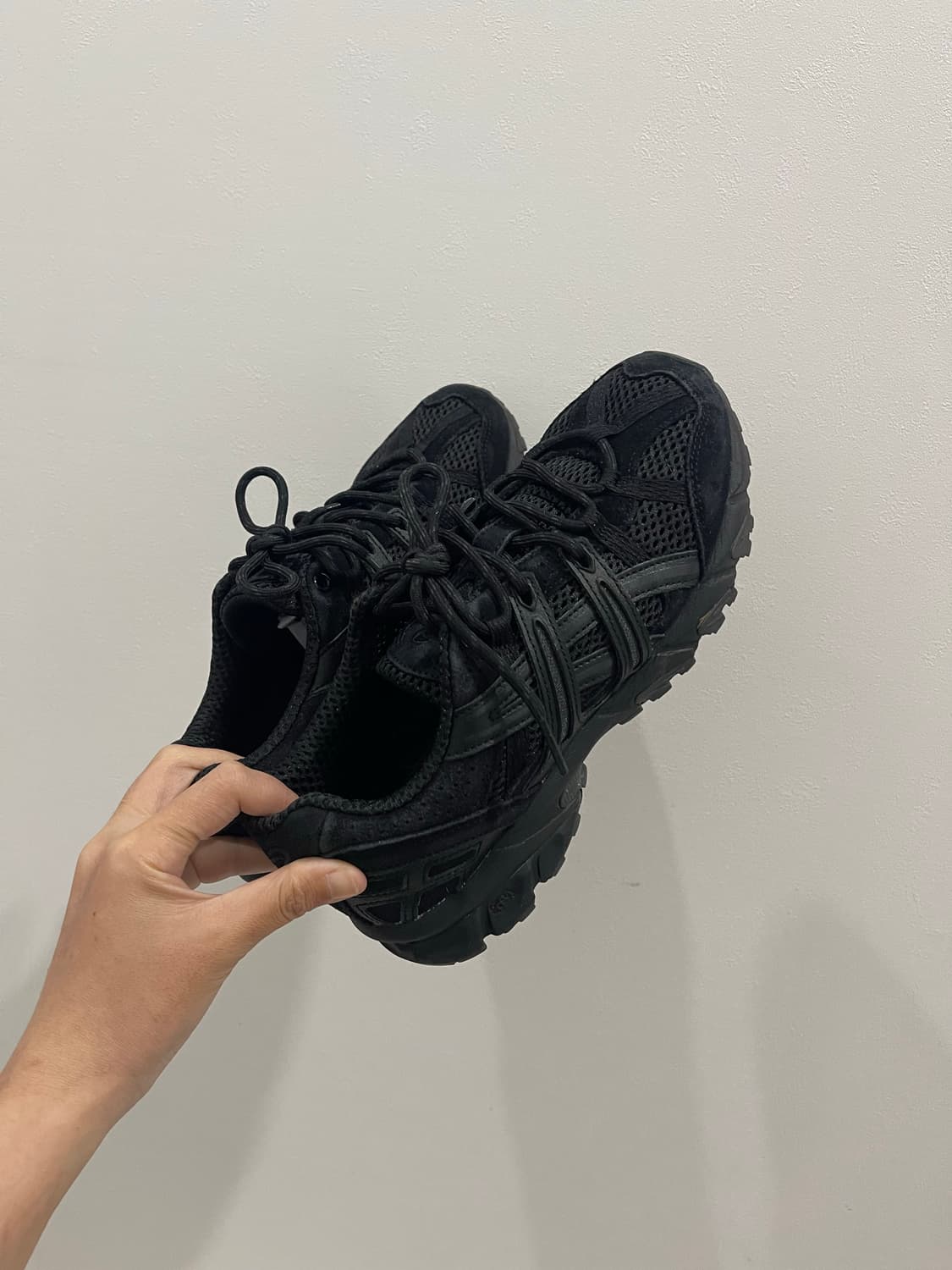 Asics 아식스 젤 소노마 올블랙 스웨이드 245mm 상품이미지3