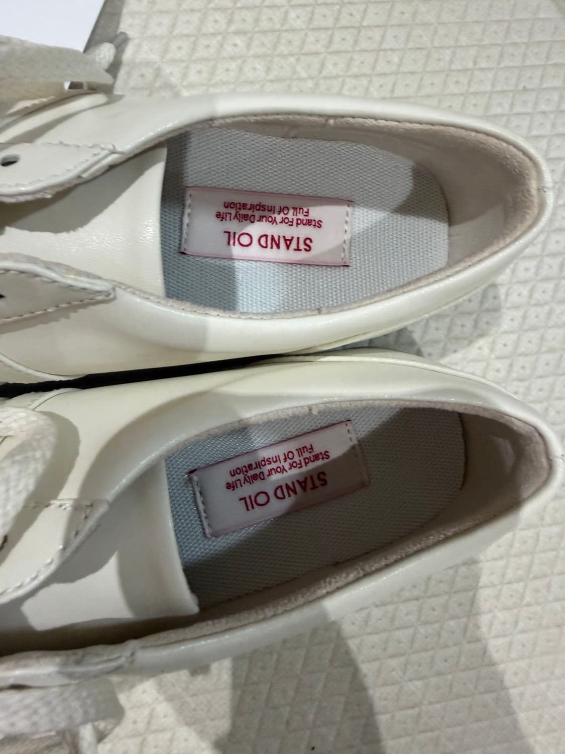 스탠드오일 크림색 스니커즈 상품이미지5