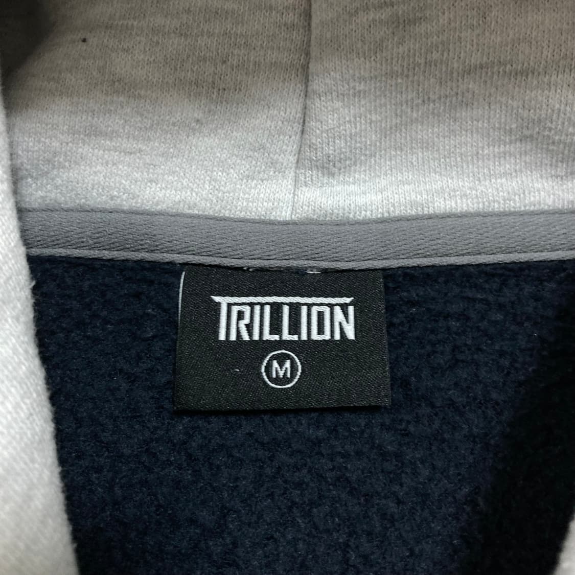 트릴리온 스펠아웃 빅로고 네이비 후드티 상품이미지3