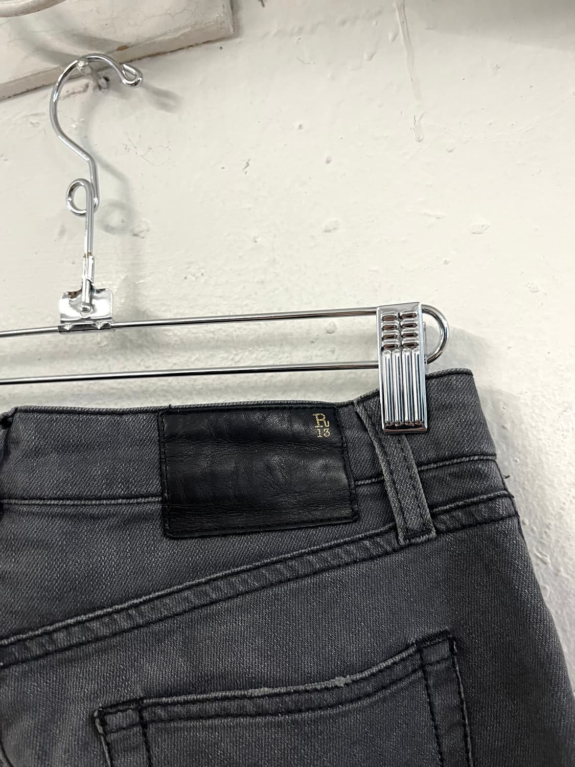 R13 챕스 레더 데님 팬츠 상품이미지9