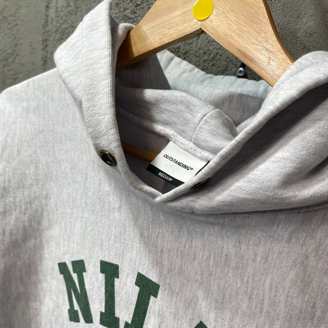 아웃스탠딩 그레이 후드티 상품이미지4
