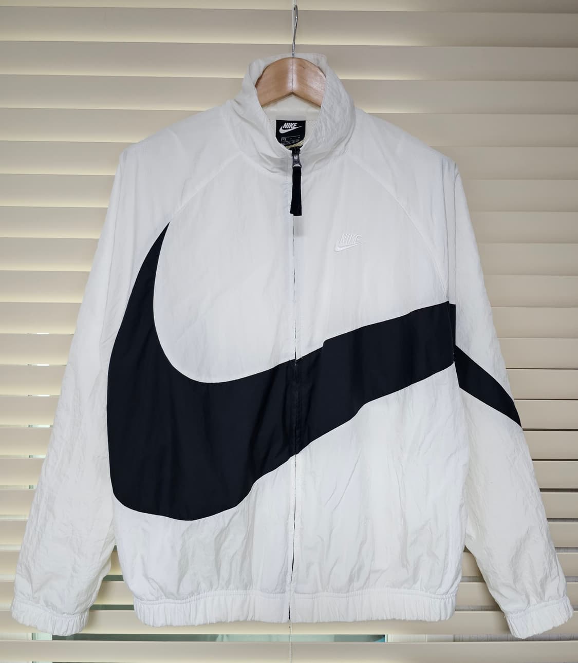 나이키 스우시 윈드러너 바람막이 M 상품이미지1